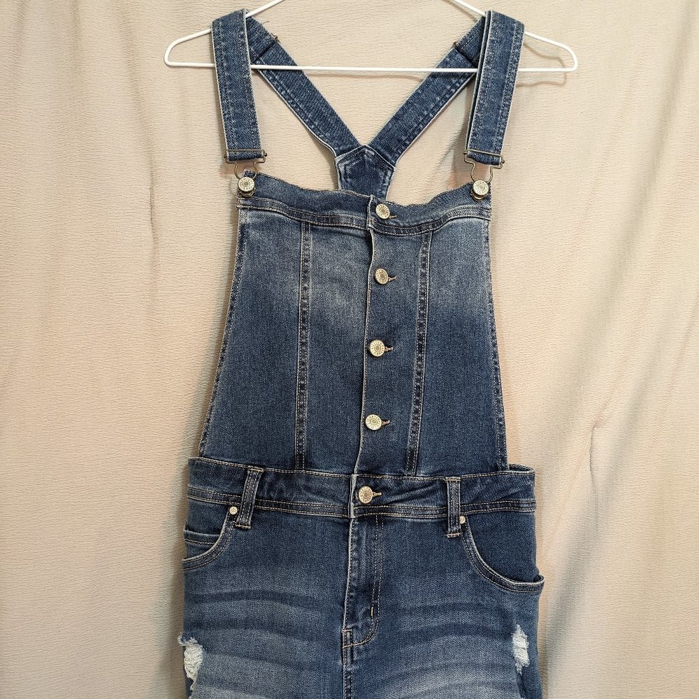 DENIM OVERALL SHORTS WITH POCKETS